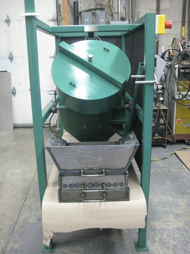 The SAGDesign SAG mill with the lid on in the loading position.